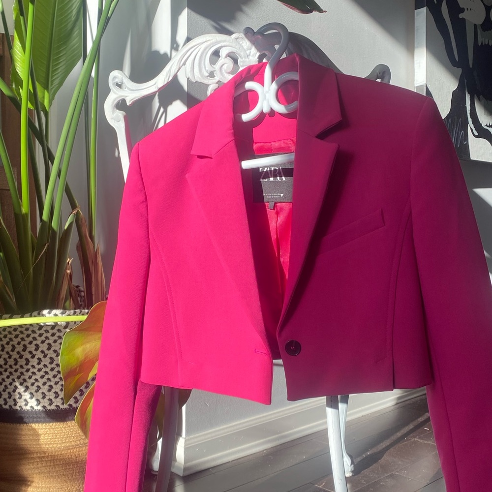 Pink cropped blazer